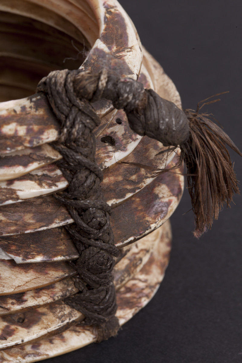 Bracciale di conchiglie. Papuasia Nuova Guinea orientale